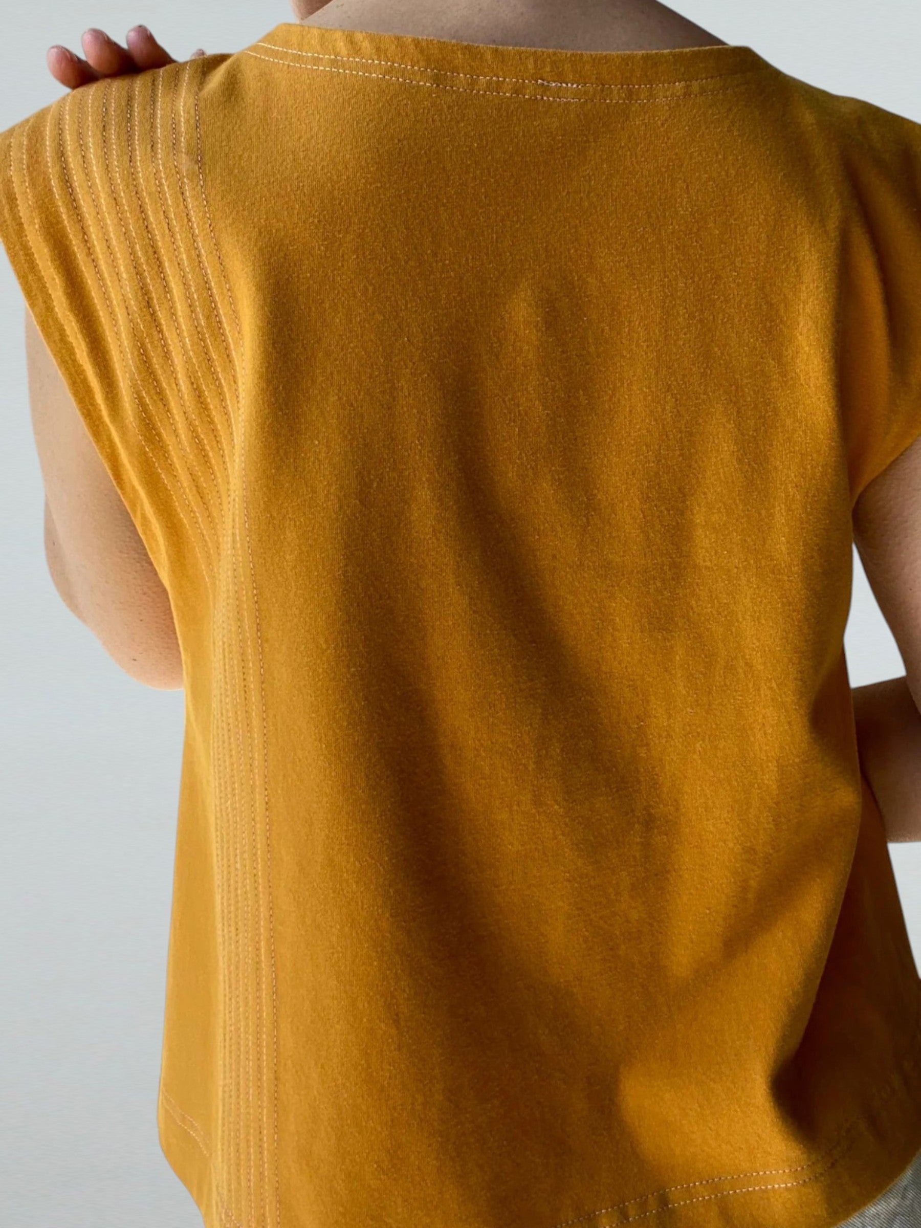 Extra Large, Shell Top with White Lines, Poppy