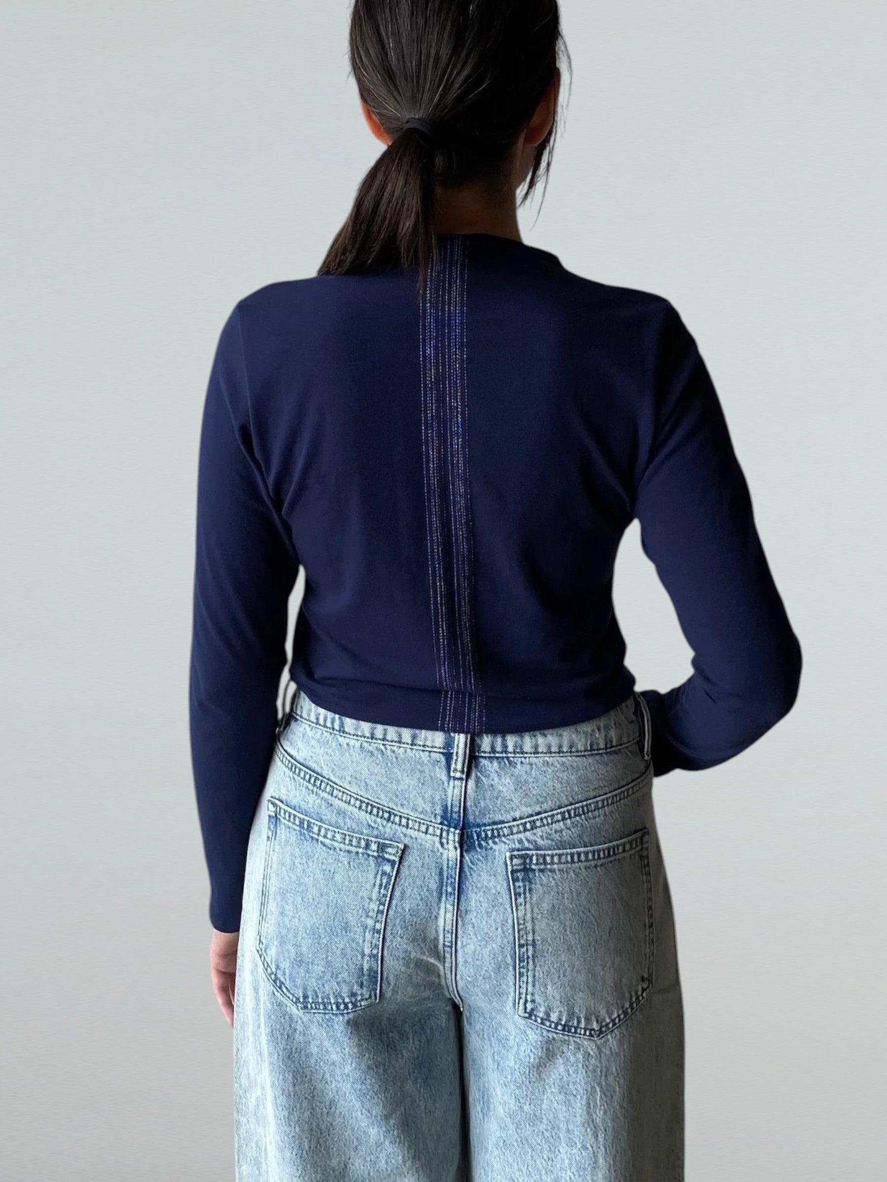Extra Large, Center Lines Top, Long Sleeve in heather charcoal