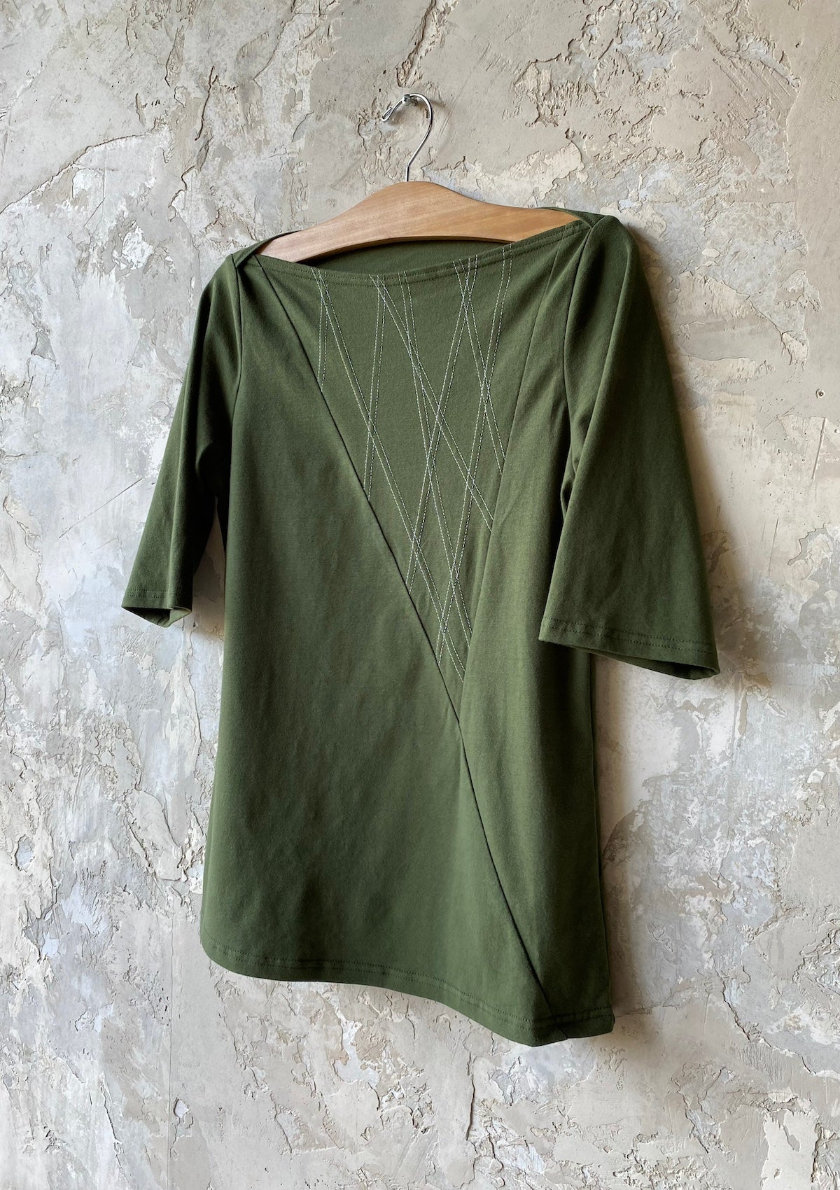 Medium, Triangle Top Mid Sleeve in olive