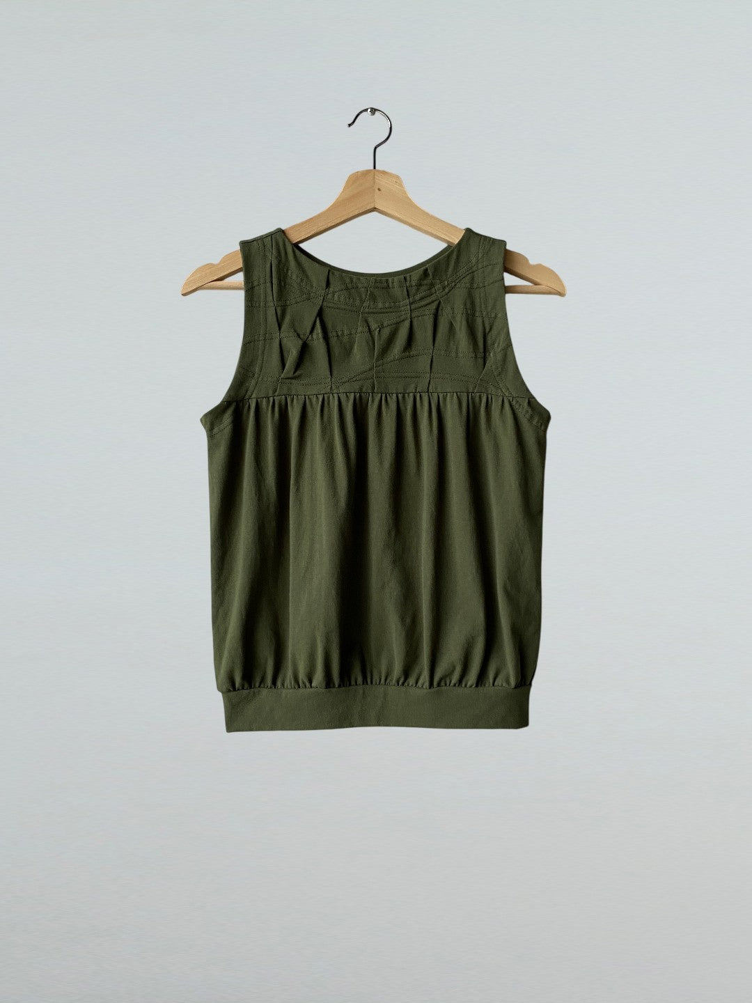 Folded Vest in Olive