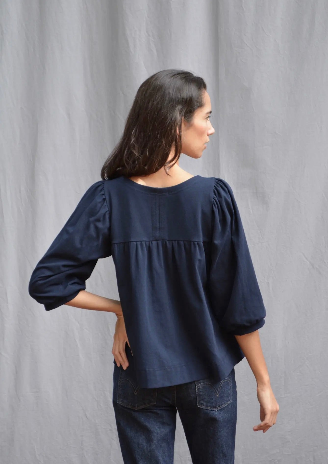 Medium, Mari Top in forest