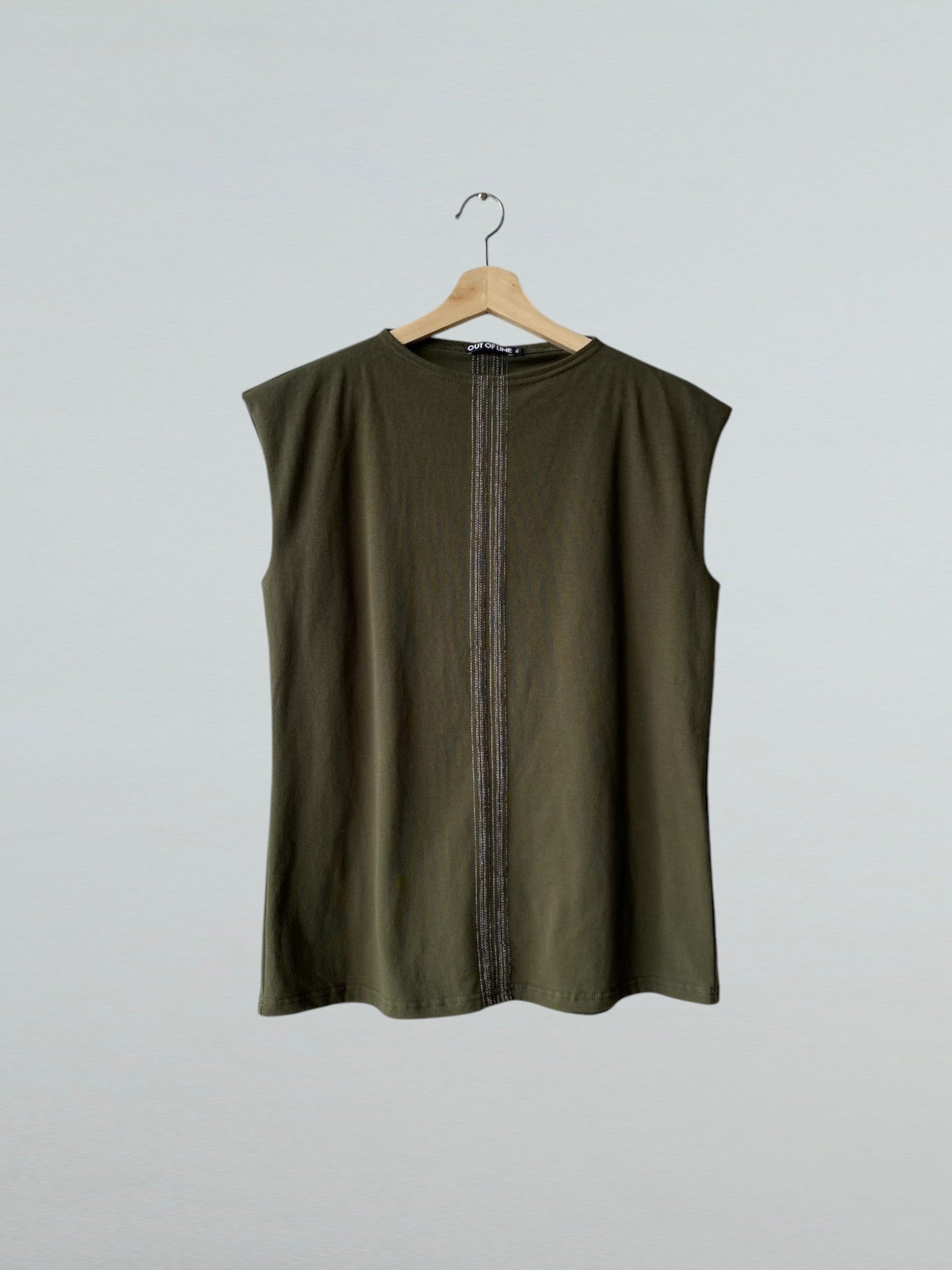 extra large, Opal Lines Top in olive