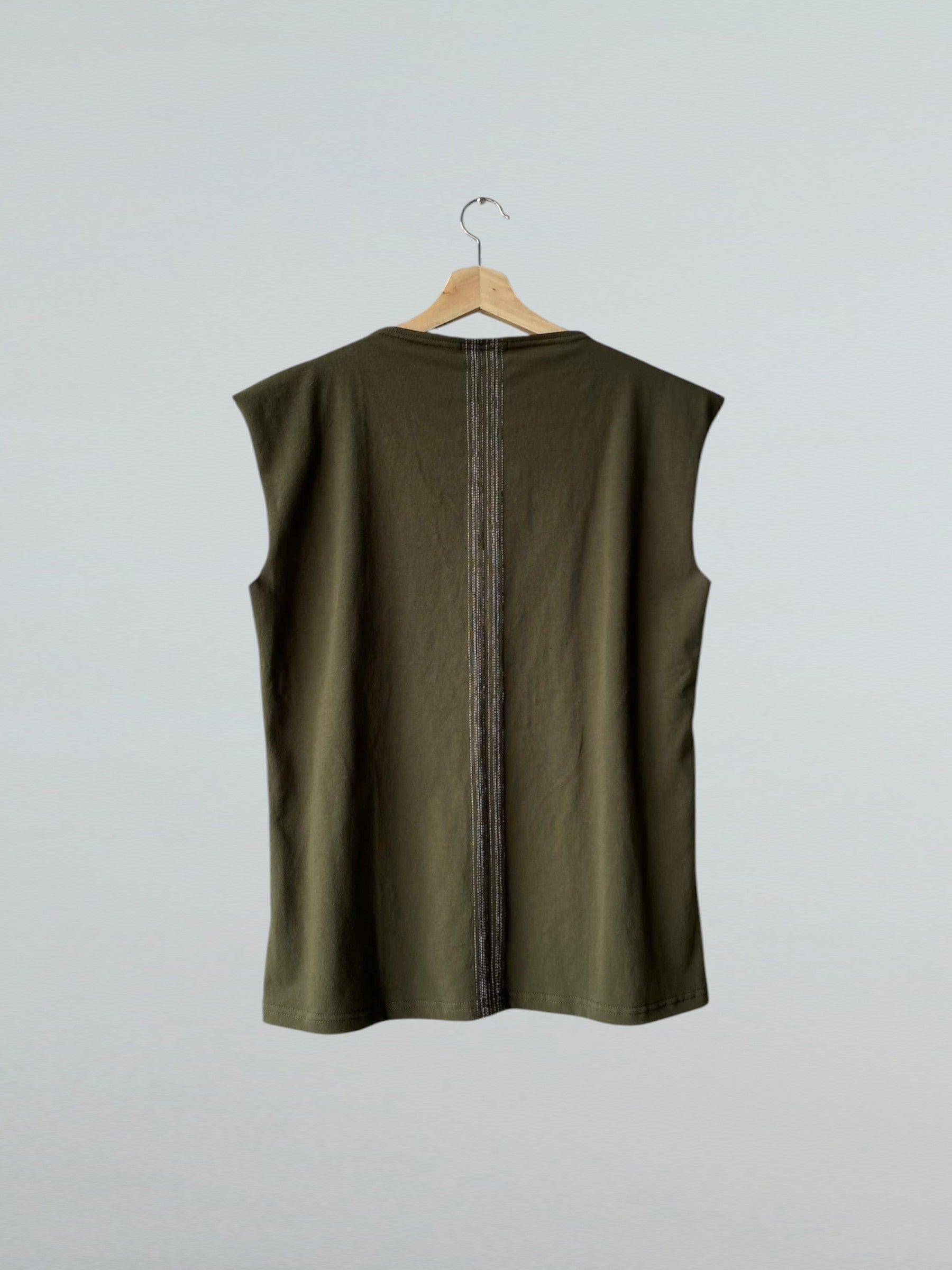 extra large, Opal Lines Top in olive